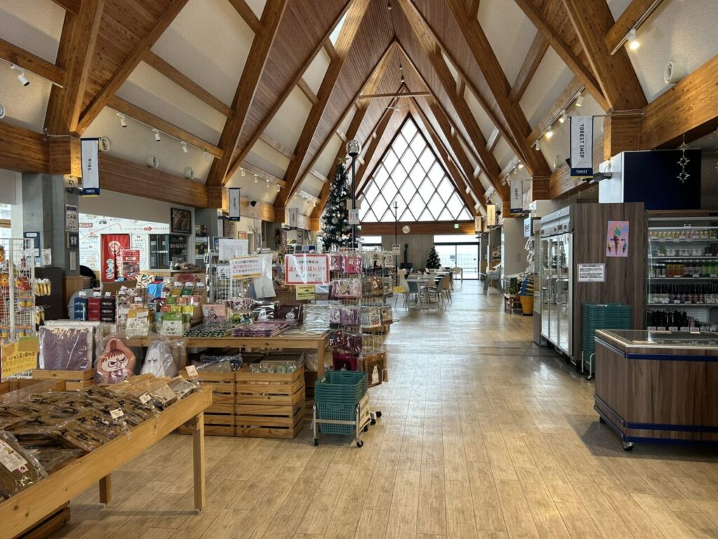 道の駅とうべつの売店内部の様子