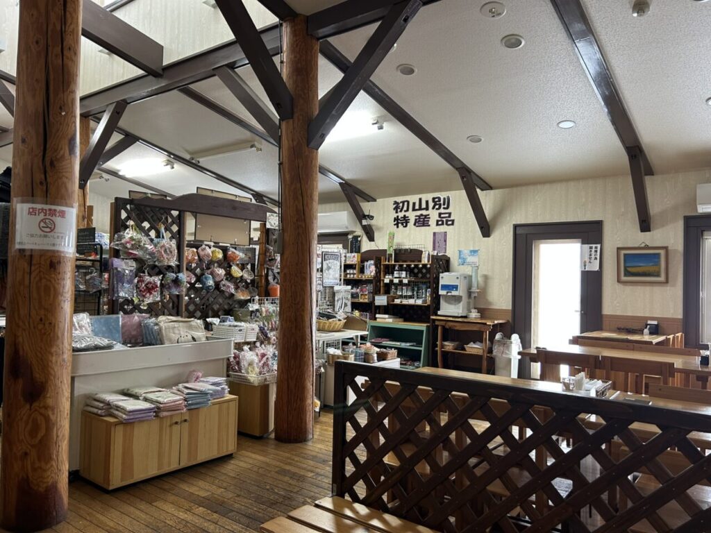 道の駅しょさんべつの売店の様子