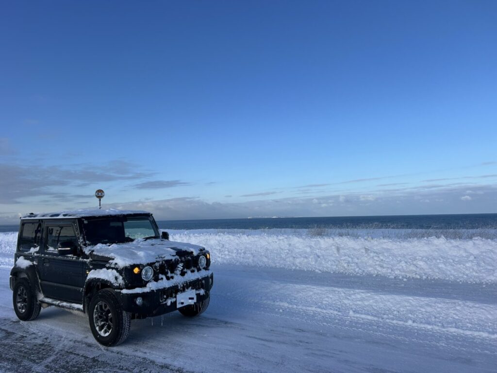 冬の道北をドライブした日本海沿いの風景