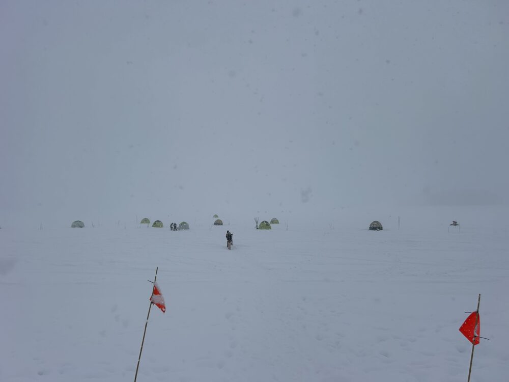 ワカサギ釣りの風景