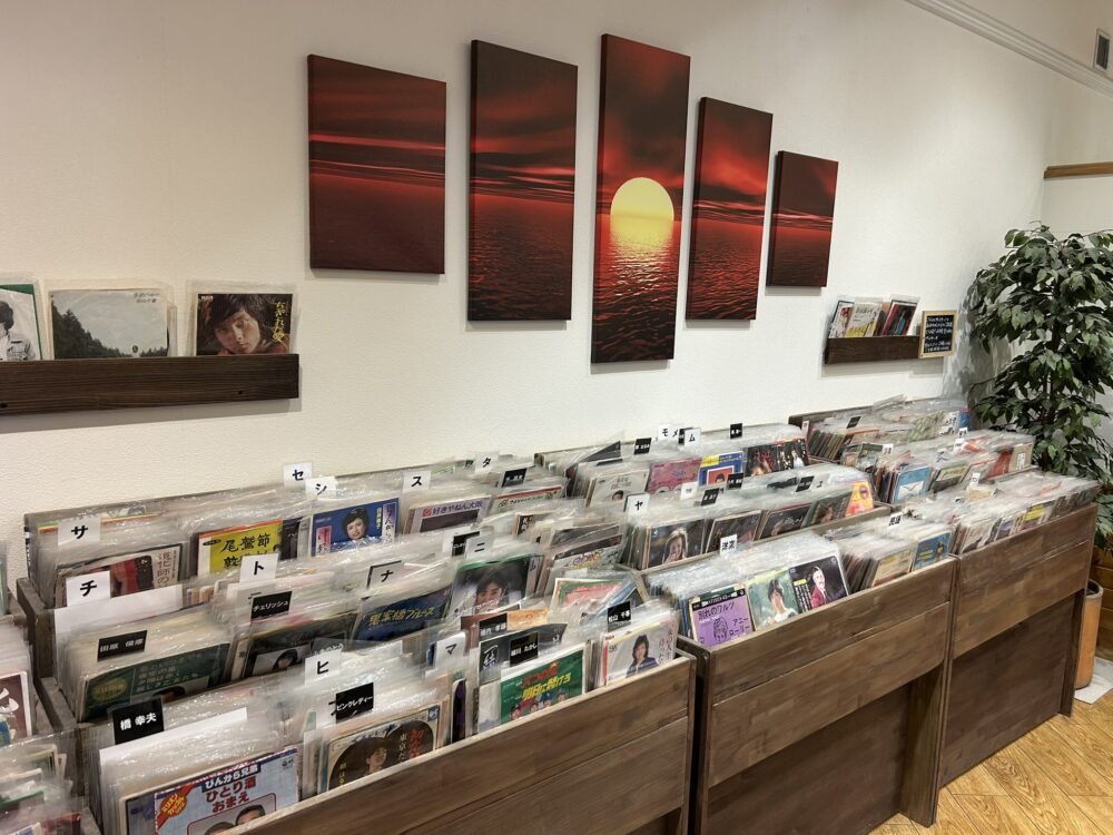 レコードコーナー