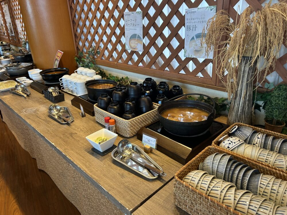 豚汁、スープカレーコーナーの風景