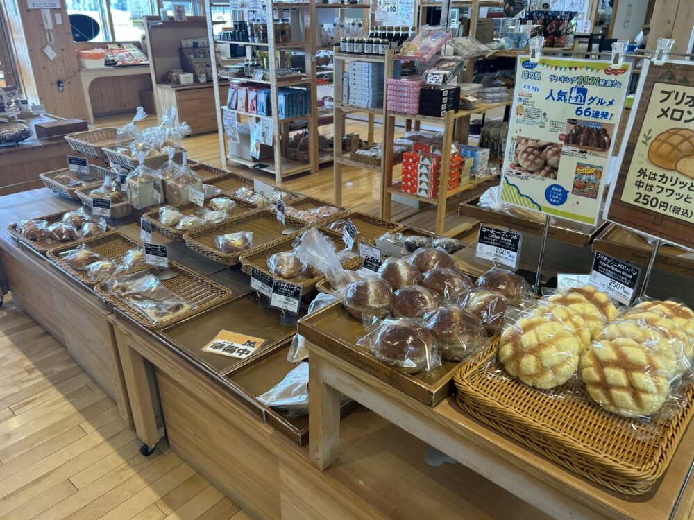 道の駅北オホーツクはまとんべつのパン売り場の様子
