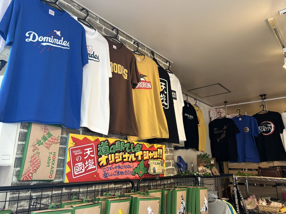 オリジナルTシャツ売り場の風景画像