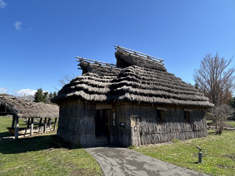二風谷アイヌ文化博物館の地是の様子