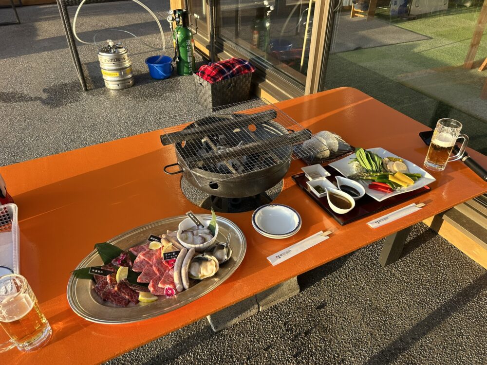 新冠温泉ホテルヒルズのバーベキューの風景